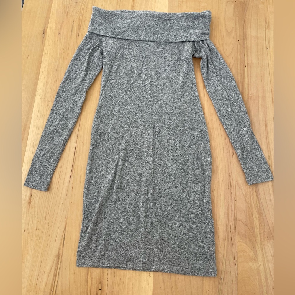Express Gray Off-Shoulder Long Sleeve Bodycon Dress